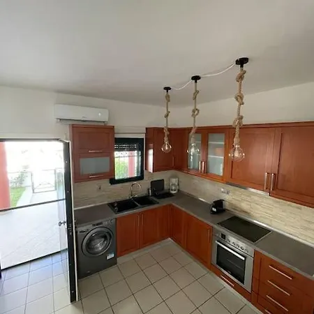 Σπίτι διακοπών Family House Next To The B