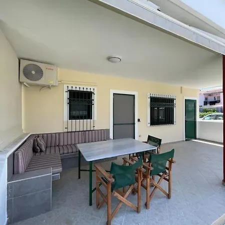 Σπίτι διακοπών Family House Next To The B Πευκοχώρι