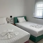 Дом отдыха Family House Next To The B *