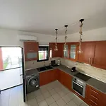 Дом отдыха Family House Next To The B
