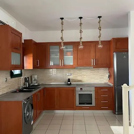 Family House Next To The B Tatil Evi Pefkochori