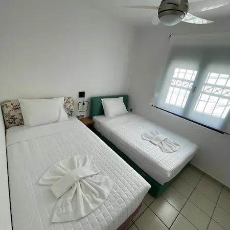 Family House Next To The B Tatil Evi Pefkochori